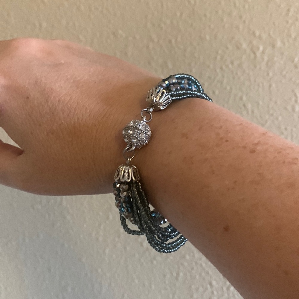 Premier Designs Seaside Bracelet 8” multi strand with magnetic closure.
